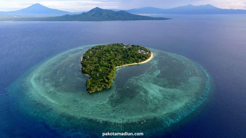 8 Destinasi Wisata Pantai Terbaik dan Indah di Manado